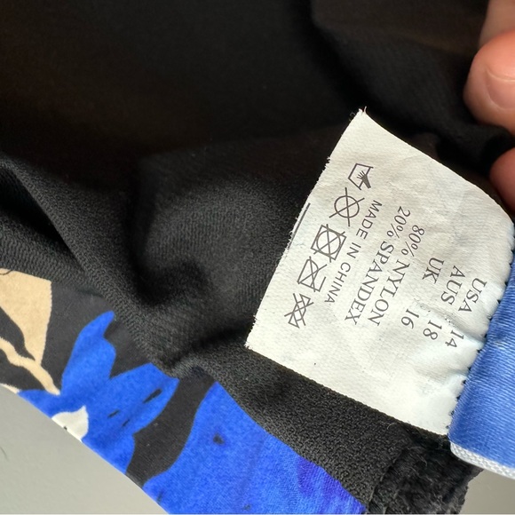 Byron Blue Australia Blue Floral One Piece Swimsuit Women’s Size US 14 - Picture 9 of 9